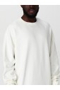 witte-crewneck-sweatshirt-relaxte-pasvorm