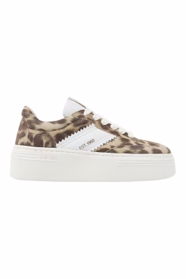 isa-romi-sneakers