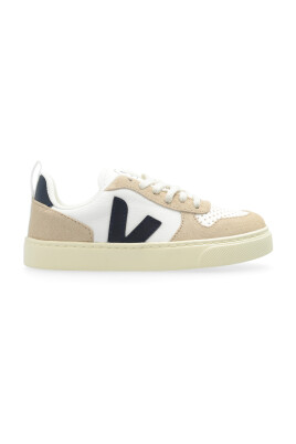 sport-shoes-v-10