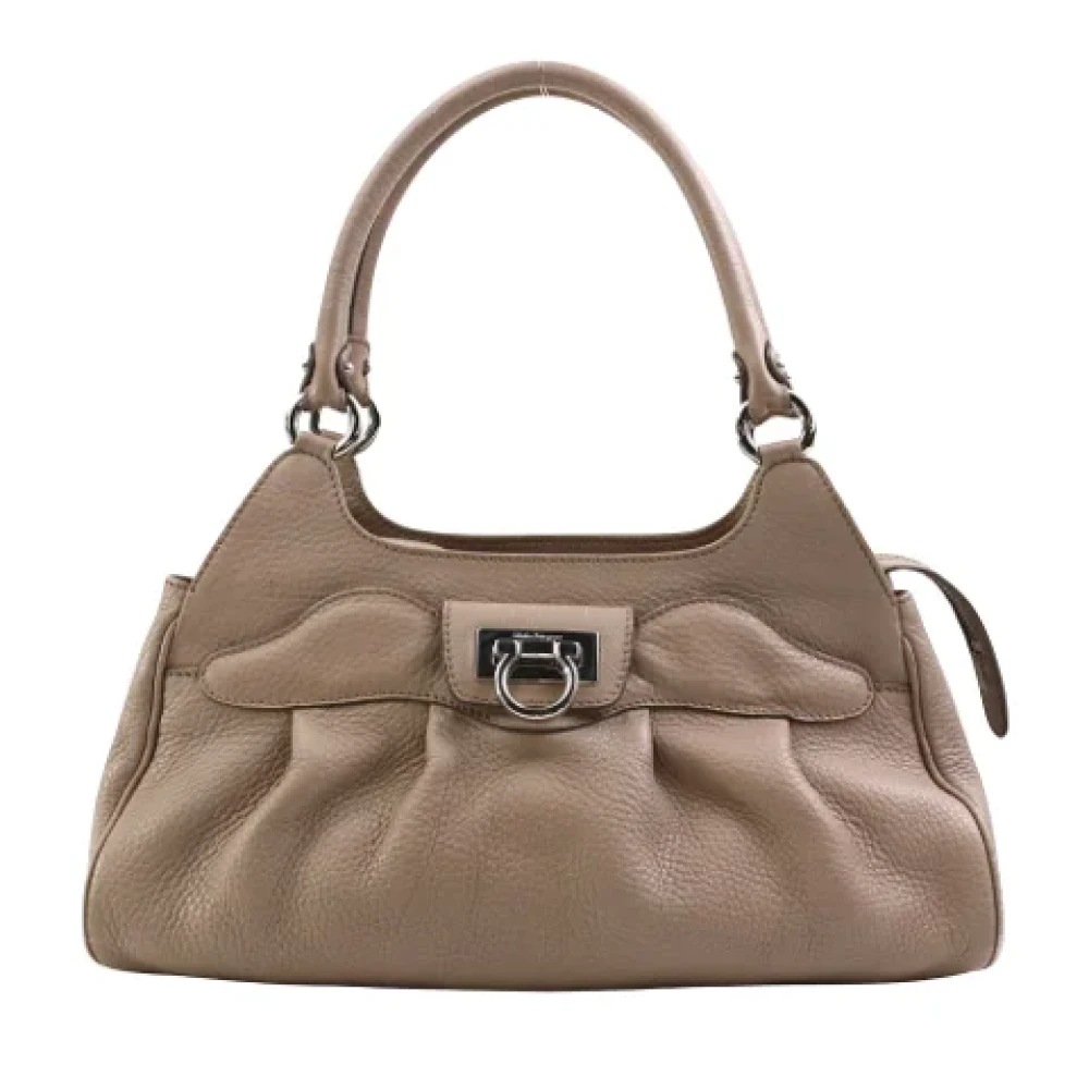 Salvatore Ferragamo Pre-owned Leather shoulder-bags Beige Dames