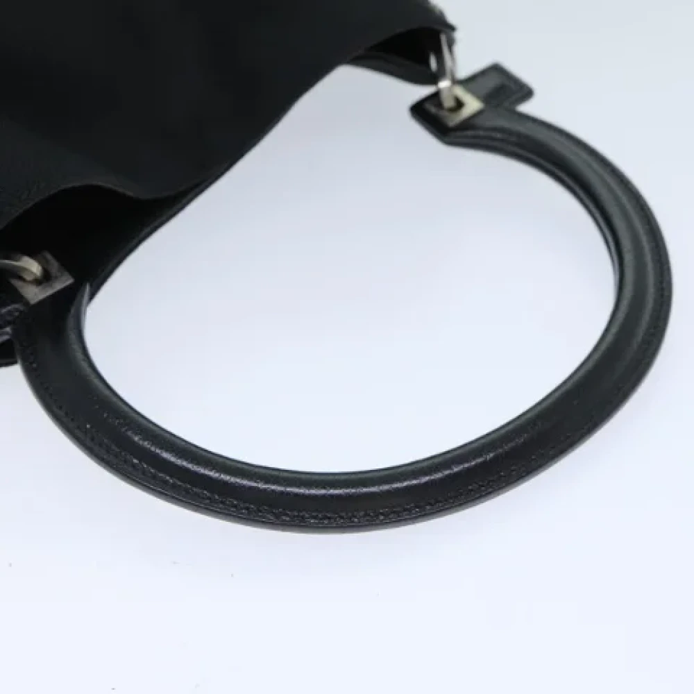 Salvatore Ferragamo Pre-owned Nylon shoulder-bags Black Dames