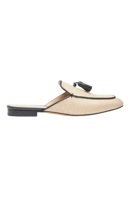 Beige stråmules med tofsar