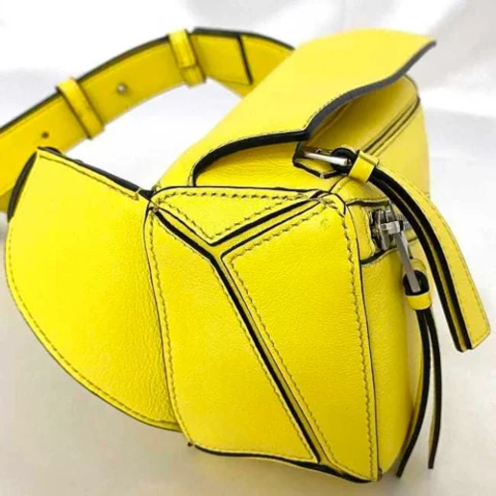 Loewe Pre-owned Fabric pouches Yellow Dames