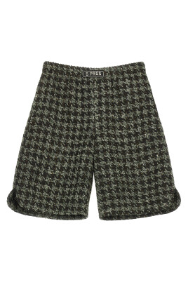 shorts-verts-avec-pied-de-poulle