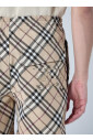short-a-taille-elastiquee-et-motif-check