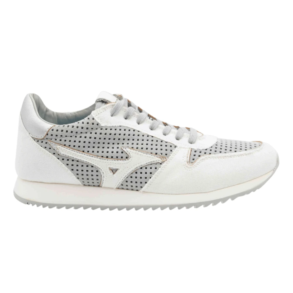 Mizuno Lichtgrijze leren en canvas sneakers Heren Schoenen Grijs