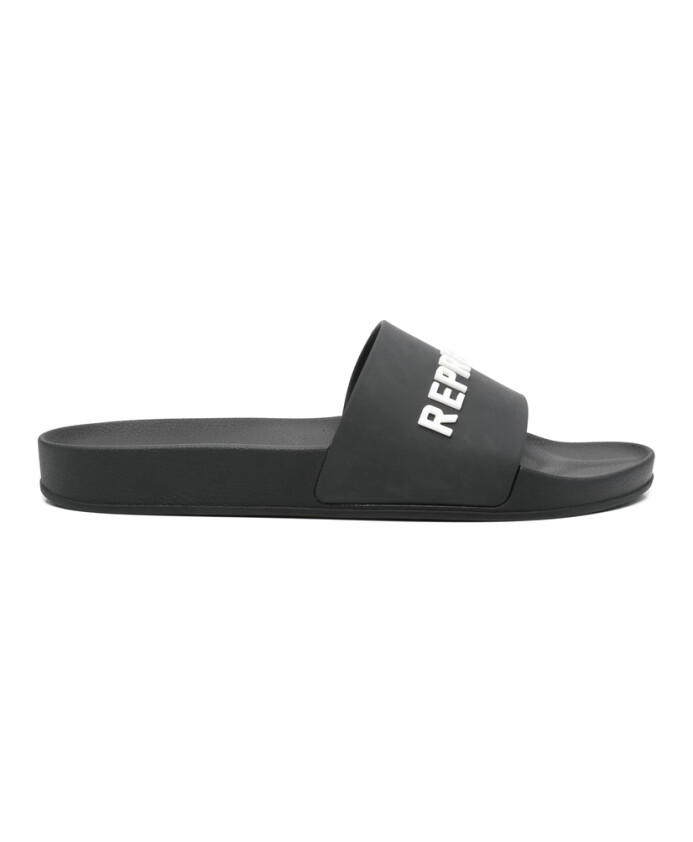 logo-en-relief-sneaker-noir-semelle-en-caoutchouc