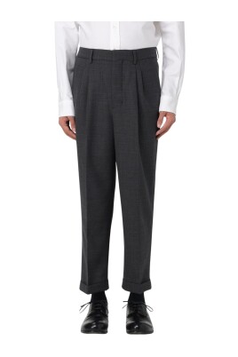 pantalon-gris-plisse-coupe-decontractee