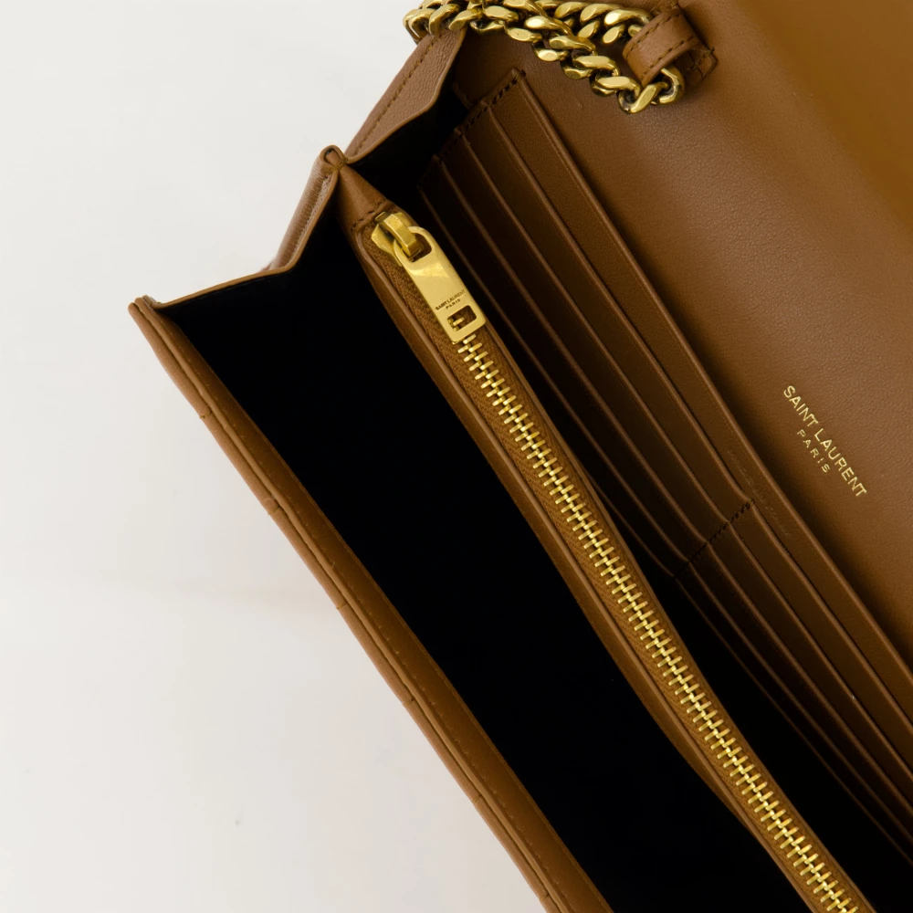 Saint Laurent Gewatteerde Cassandre Clutch Bruin Leer Brown Dames