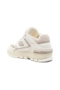 baskets-beiges-avec-bout-perfore