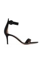 sandales-noires-en-daim-a-bout-ouvert