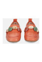 rode-platte-mocassin-met-stenen-accessoire