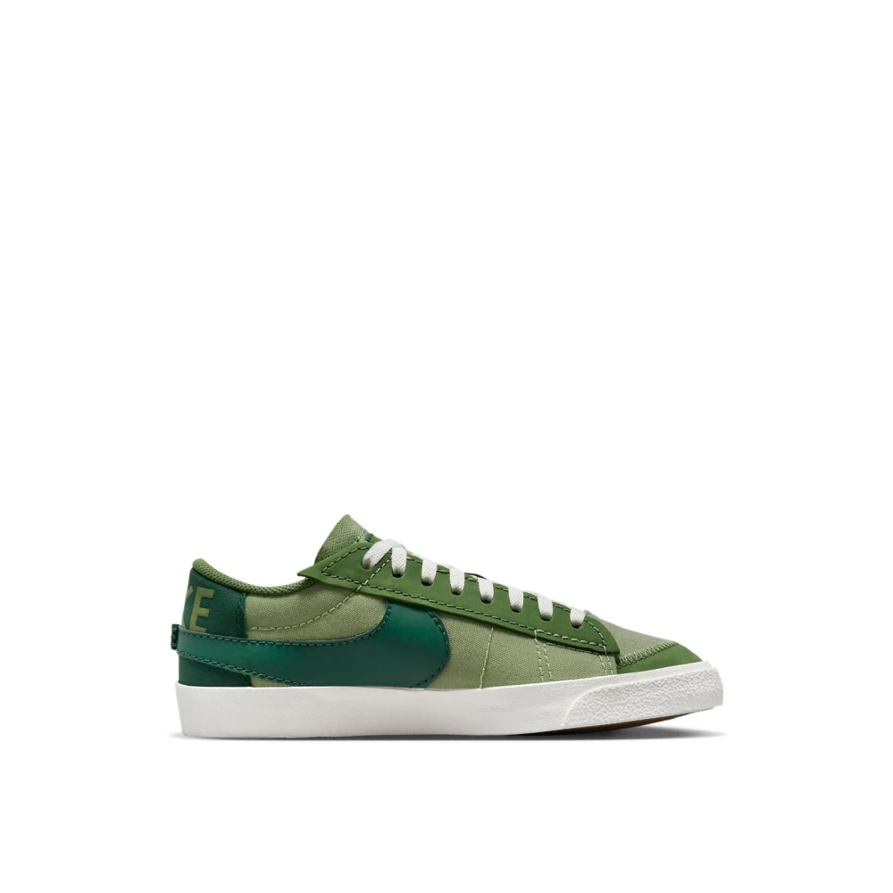 Nike - Shoes > Sneakers - Green - Nike - Modalova
