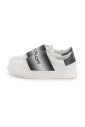 white-kids-sneakers-with-4g-emblem