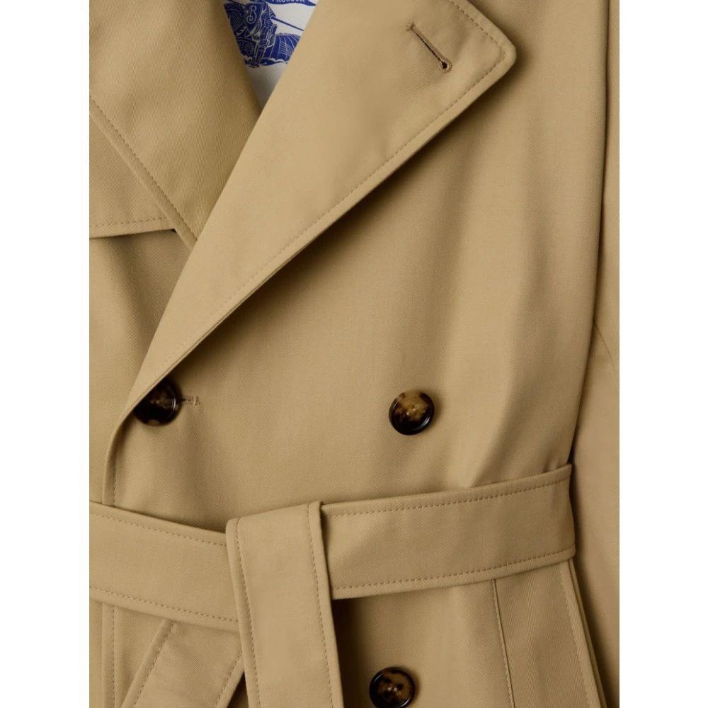 Burberry Beige Jassen voor Stijlvolle Outfits Beige Dames