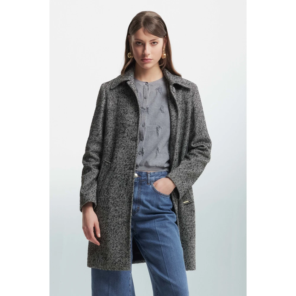 Kocca Gestreepte Herringbone Jas met Bedekte Knopen Black Dames