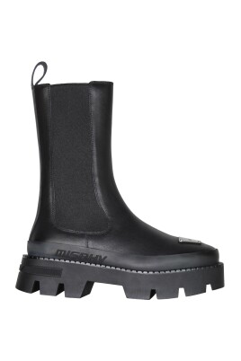 black-leather-chelsea-boot