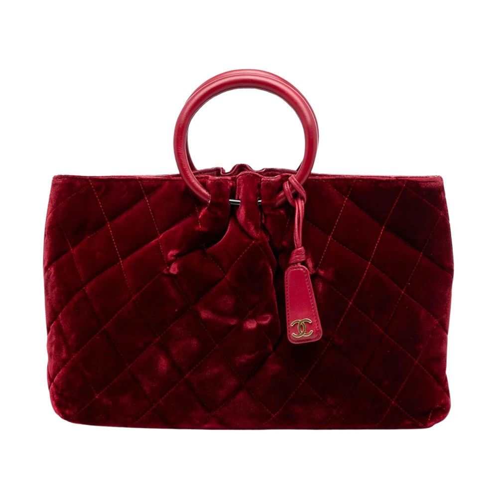 Chanel Vintage Women's Red Vintage Bucket Bags, One Size, Pre-Owned Quilted Handbag