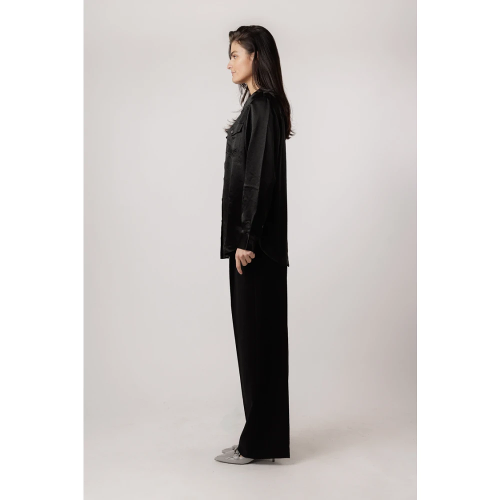 closed Zwarte Satijnen Blouse met Klassieke Kraag Black Dames