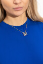 collier-avec-un-pendentif-en-forme-de-logo