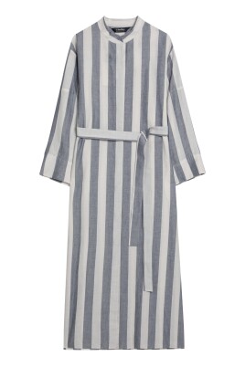 lang-kvindedragt-elegant-stil