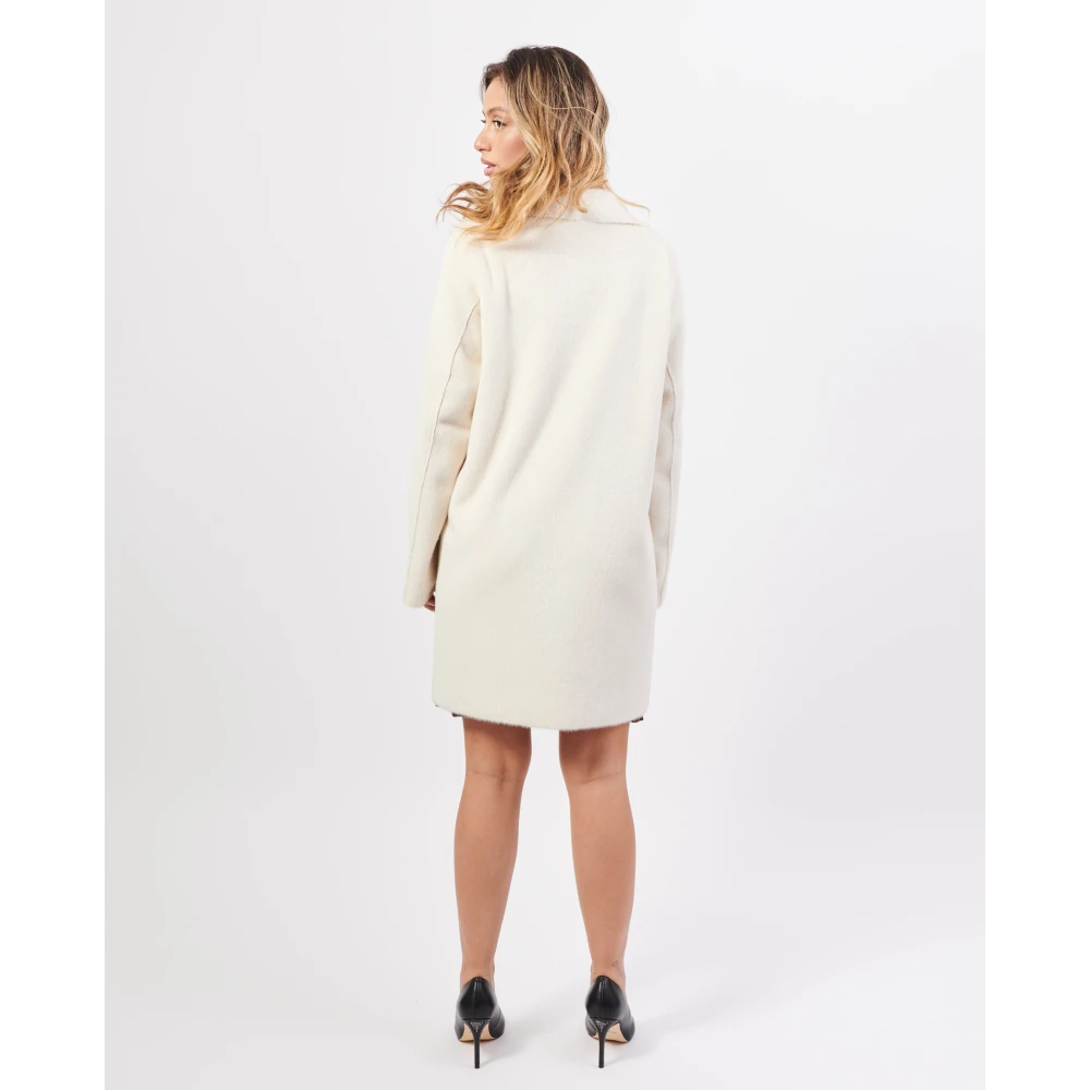 Gerry Weber Witte dubbelrijige jas met dierenprint White Dames