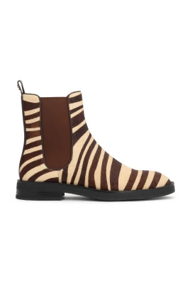 Kazar Chelsea boots i zebramönstrat hårigt läder i nyanser av beige och brunt