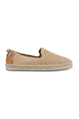 chaussures-plates-beige-pour-lete