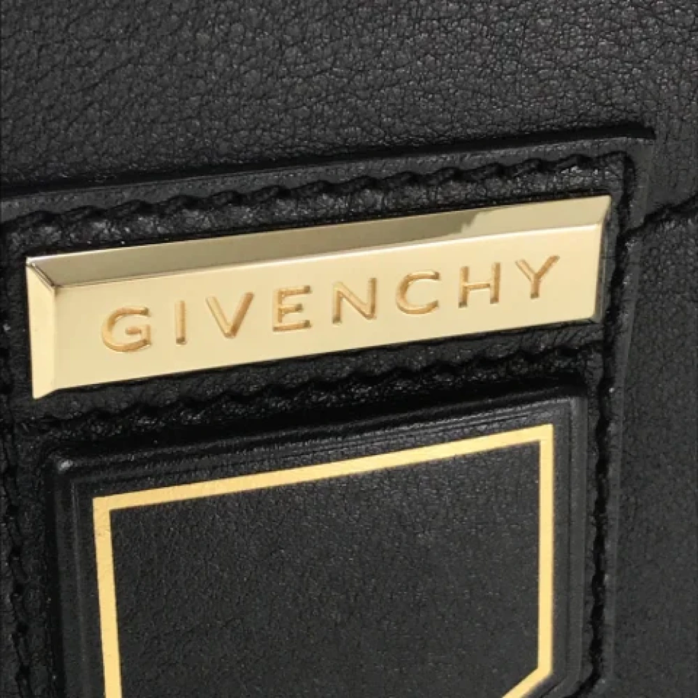 Givenchy Pre-owned Leather shoulder-bags Black Dames