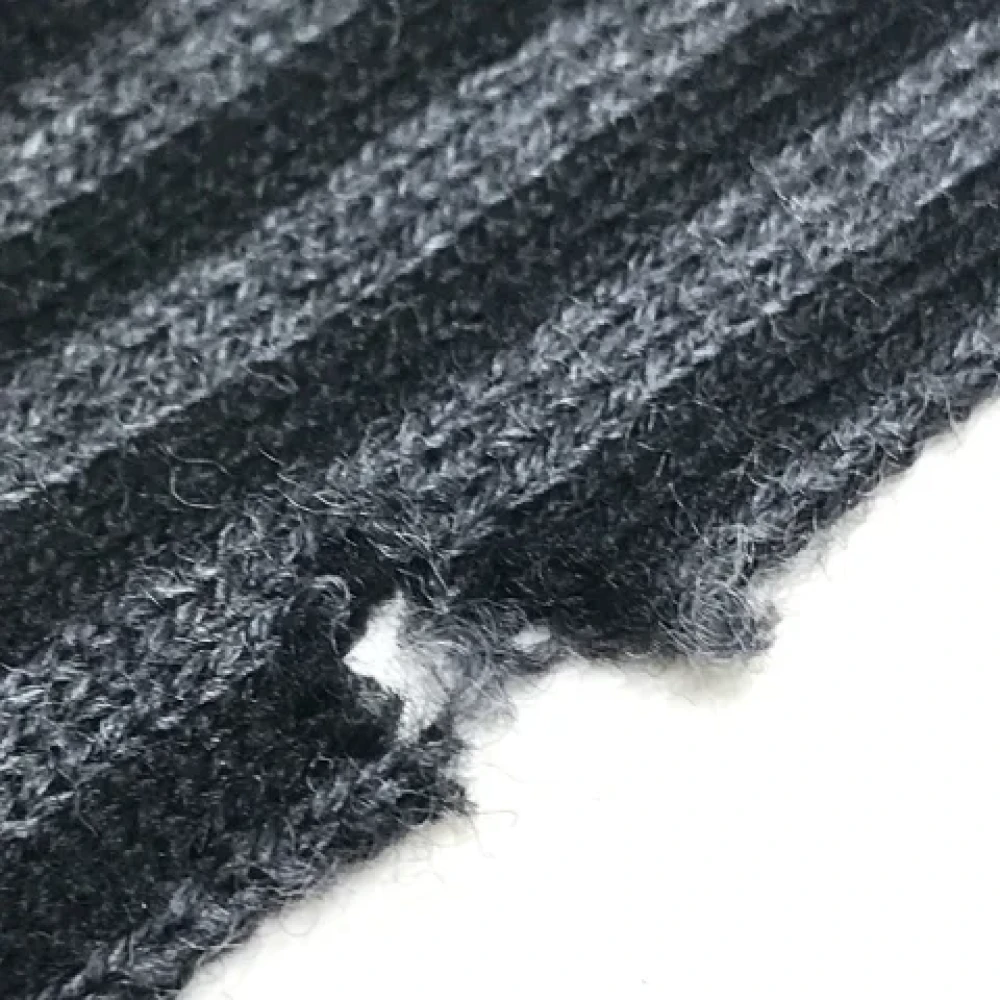 Louis Vuitton Vintage Pre-owned Wool scarves Black Dames