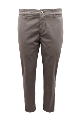 slim-fit-trousers-indigo-dyeing