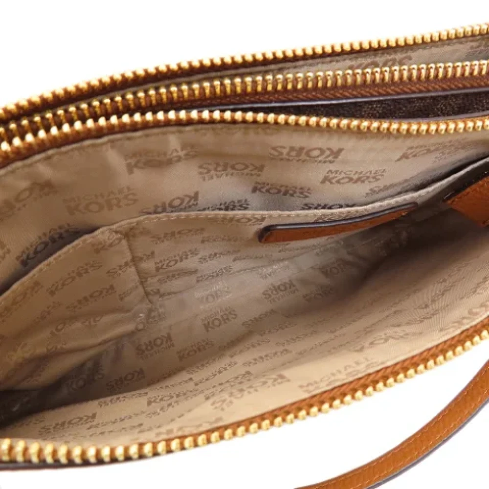 Michael Kors Pre-owned Plastic shoulder-bags Brown Dames