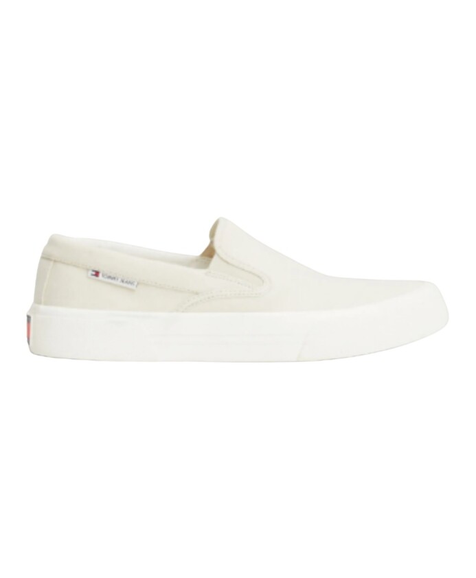 casual-sneakers-for-men-and-women