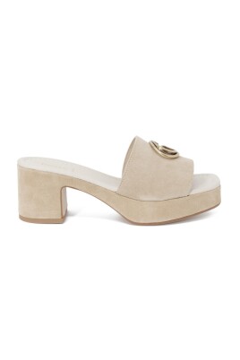 beige-ruskind-platform-sandaler
