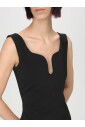 elegante-robe-midi-noire-avec-col-en-v