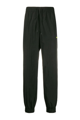 pantalon-en-nylon