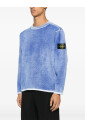 pull-bleu-avec-badge