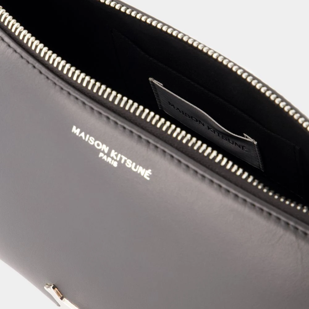 Maison Kitsuné Zwarte Leren Schoudertas Boogie Baguette Black Dames