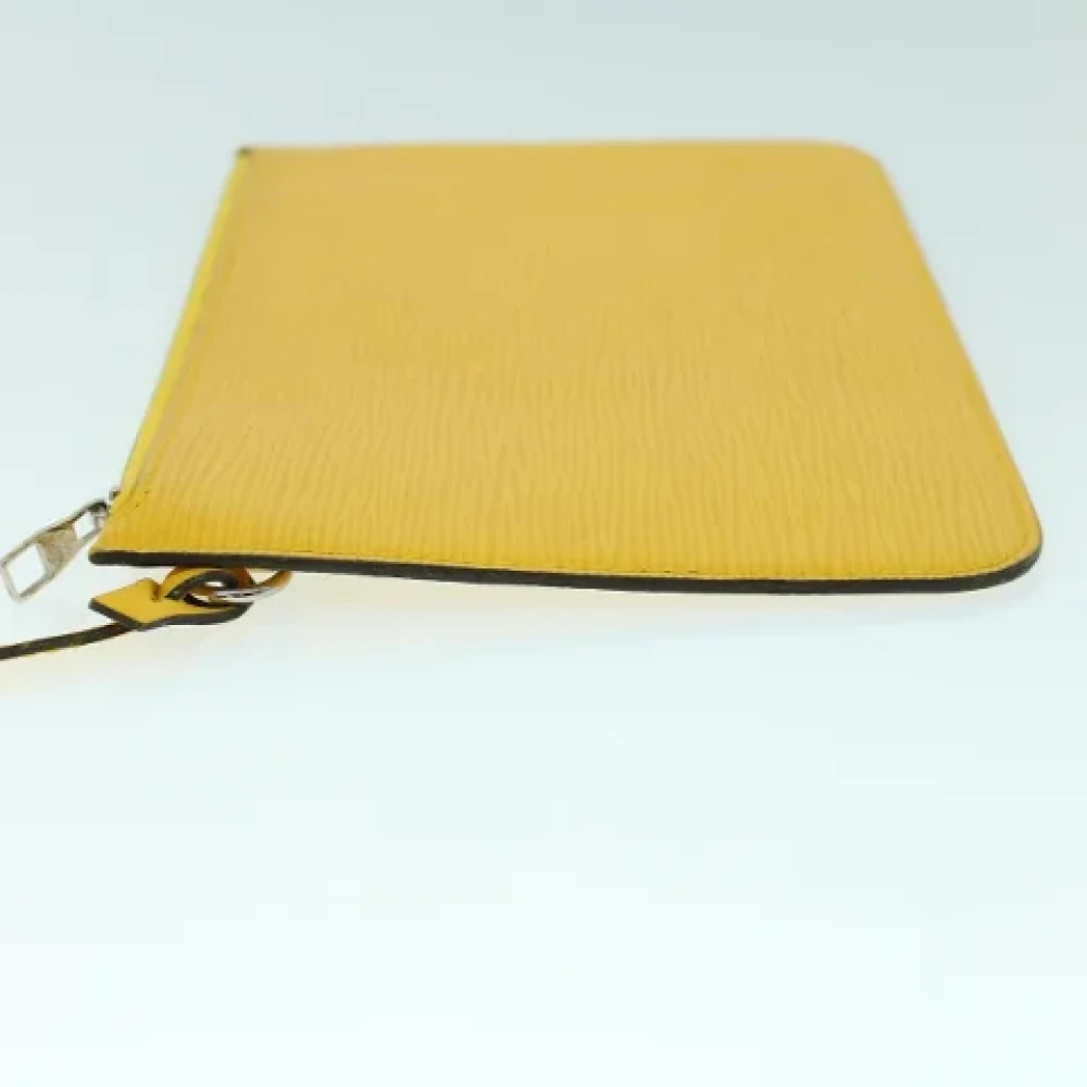 Louis Vuitton Vintage Pre-owned Leather clutches Yellow Dames