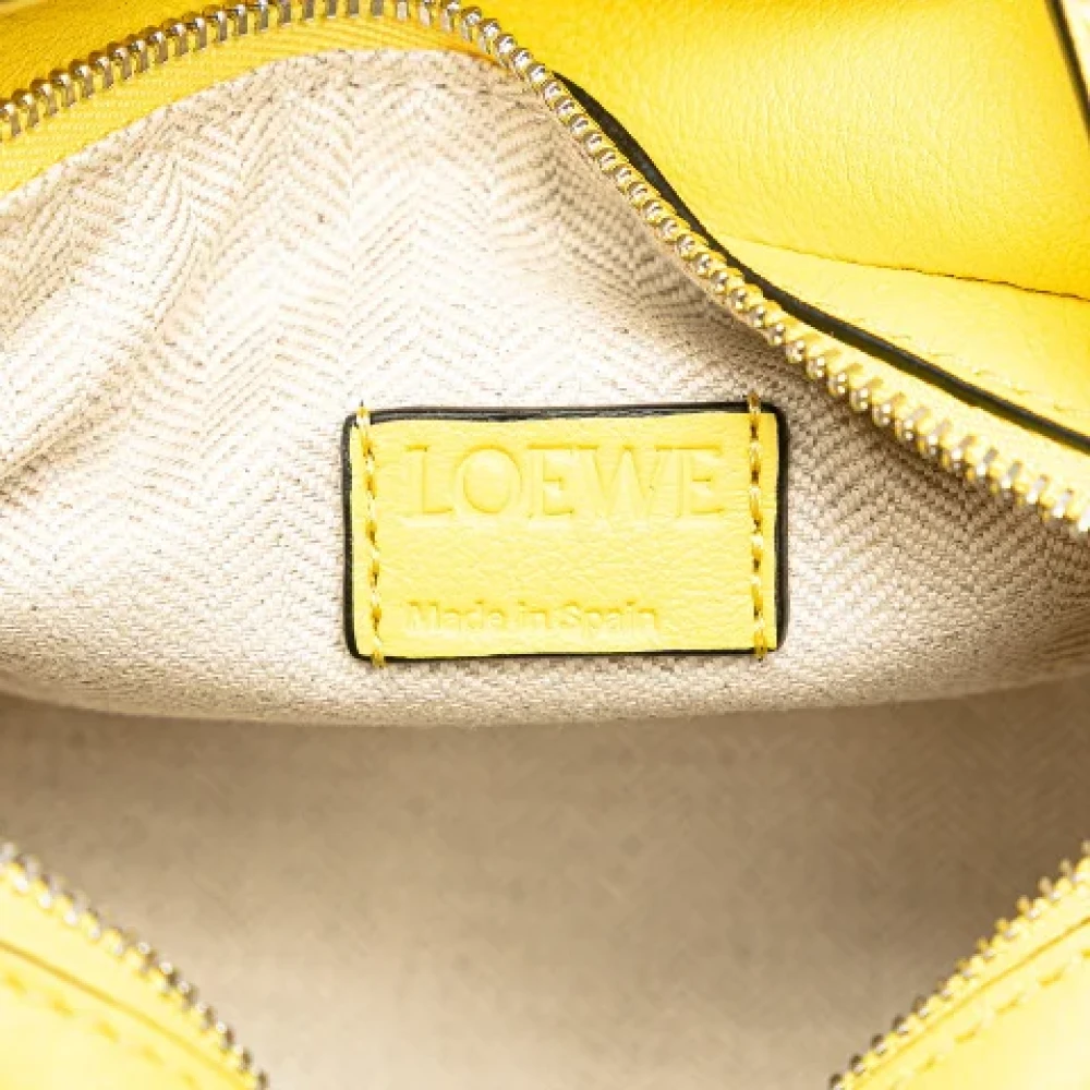 Loewe Pre-owned Leather crossbody-bags Yellow Dames
