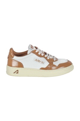 sneakers-en-cuir-bicolore-avec-details-laques