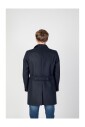 manteau-boutonne-bleu-a-col-revers