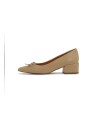 beige-lage-leren-pumps