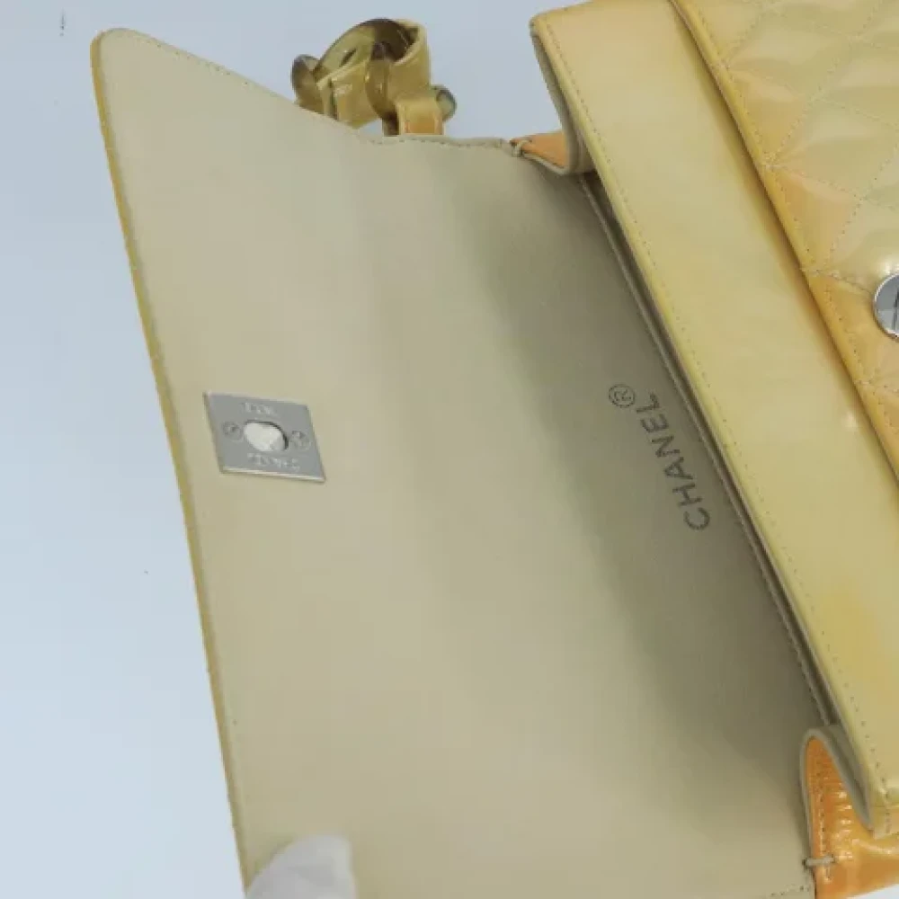 Chanel Vintage Pre-owned Leather handbags Yellow Dames