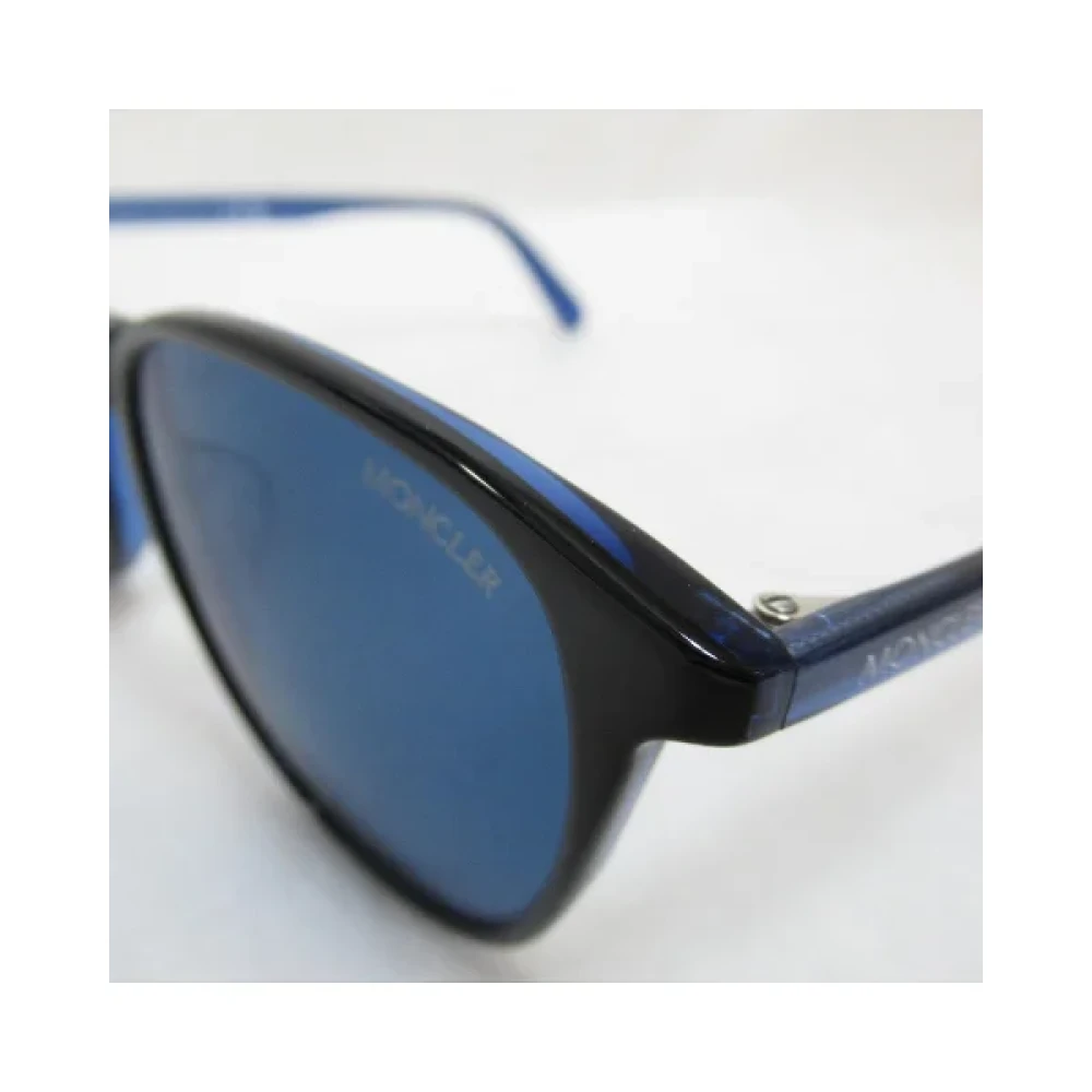 Moncler Pre-owned Plastic sunglasses Blue Dames