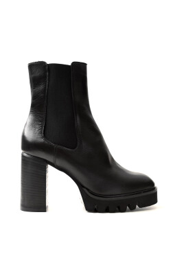 black-grace-02-01-boots
