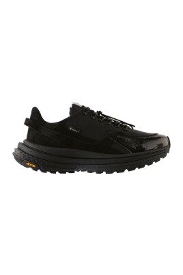sporty-sneaker-with-thoughtful-design