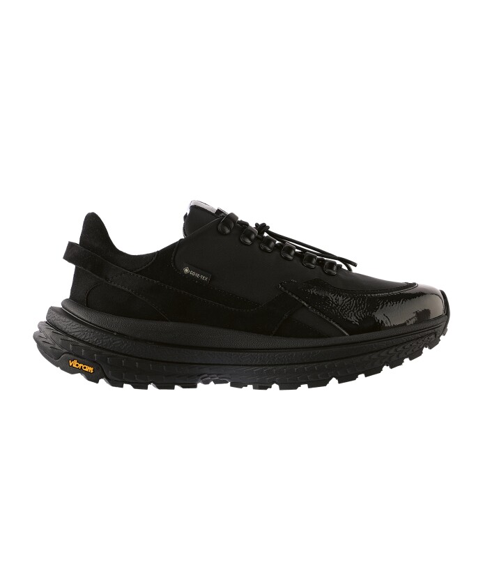 sneaker-sportif-avec-design-reflechi