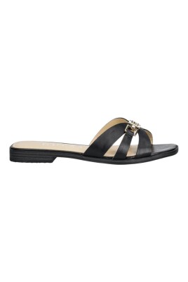 sandales-en-cuir-noir-style-elegant