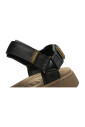line-flat-sandals
